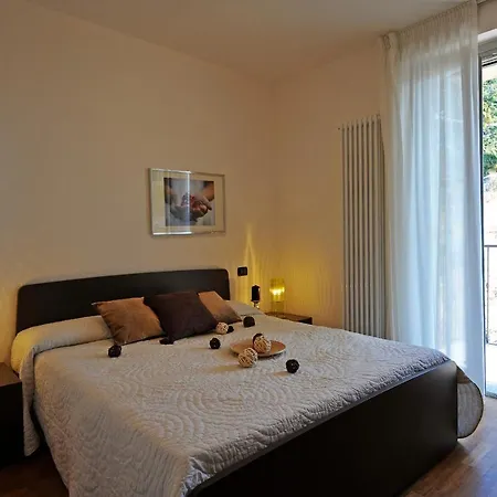 Appartement Sleeps 4 Pool T421283